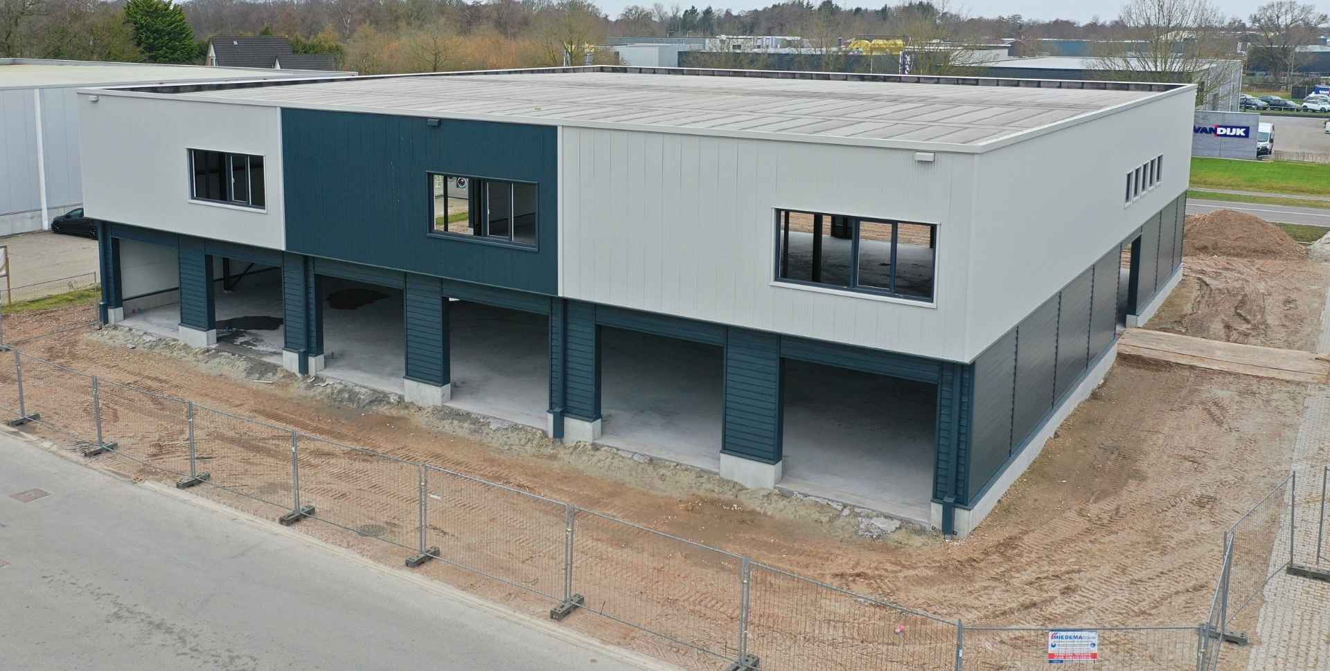 bedrijfsverzamelgebouw Opende